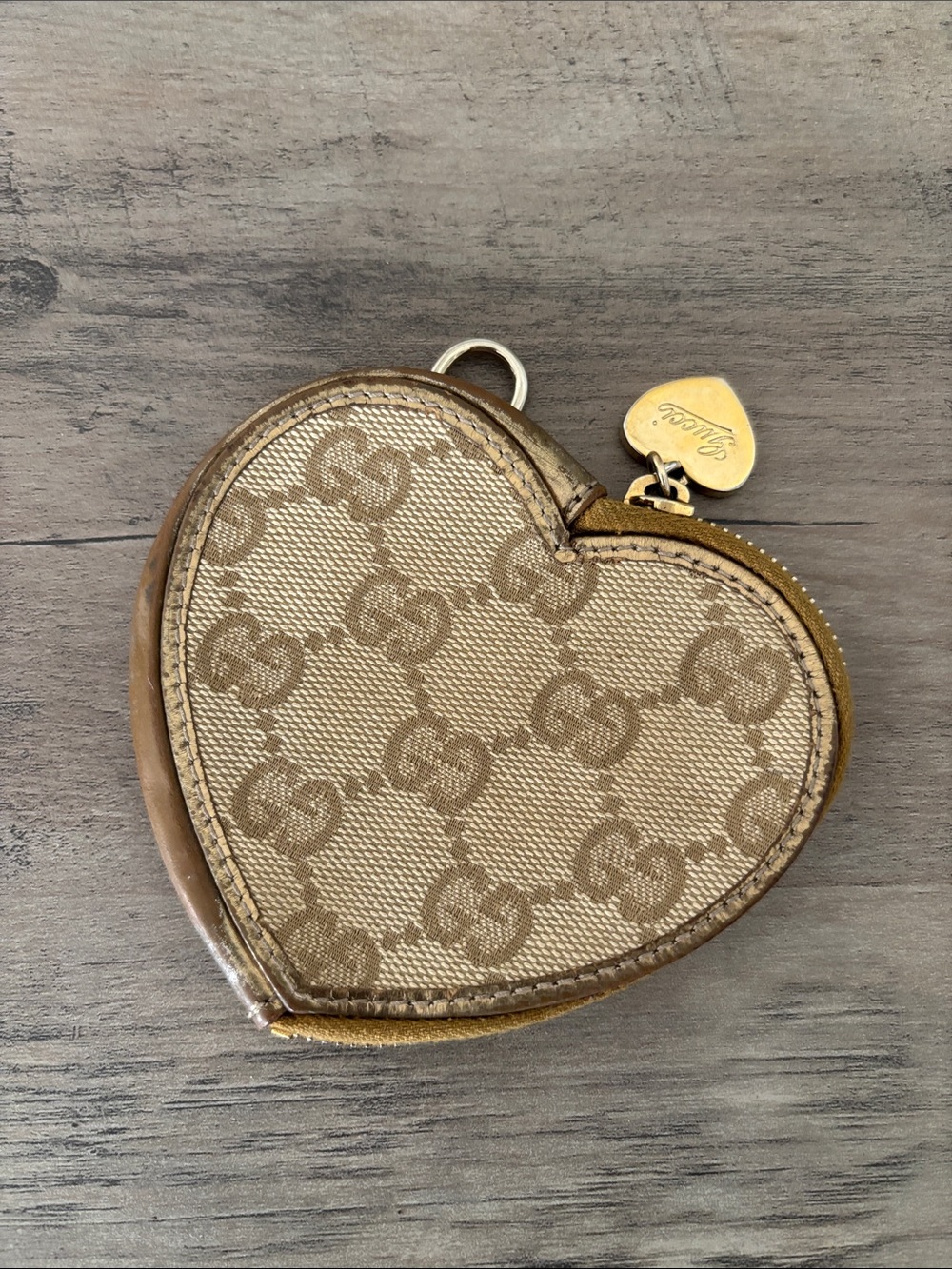 Gucci Beige/Brown GG Canvas Heart Coin Pouch with Gold Charm vintage